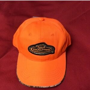 NWT REALTREE hat